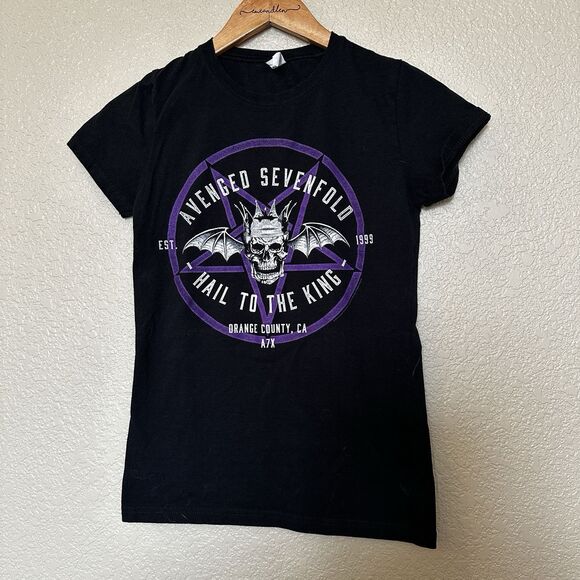 Hot Topic Tops - Avenged Sevenfold Hail To The King Orange County, CA Women’s Graphic Shirt Med